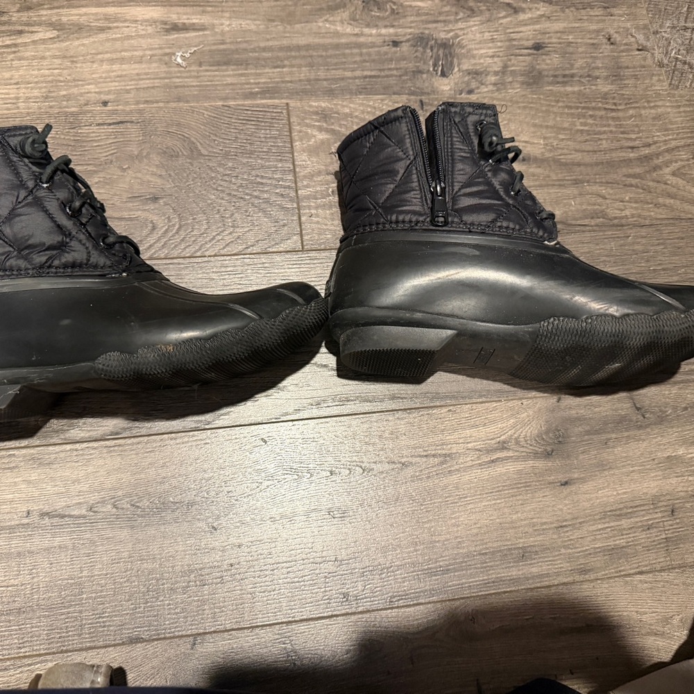Sperry Black Quilted Winter Boots